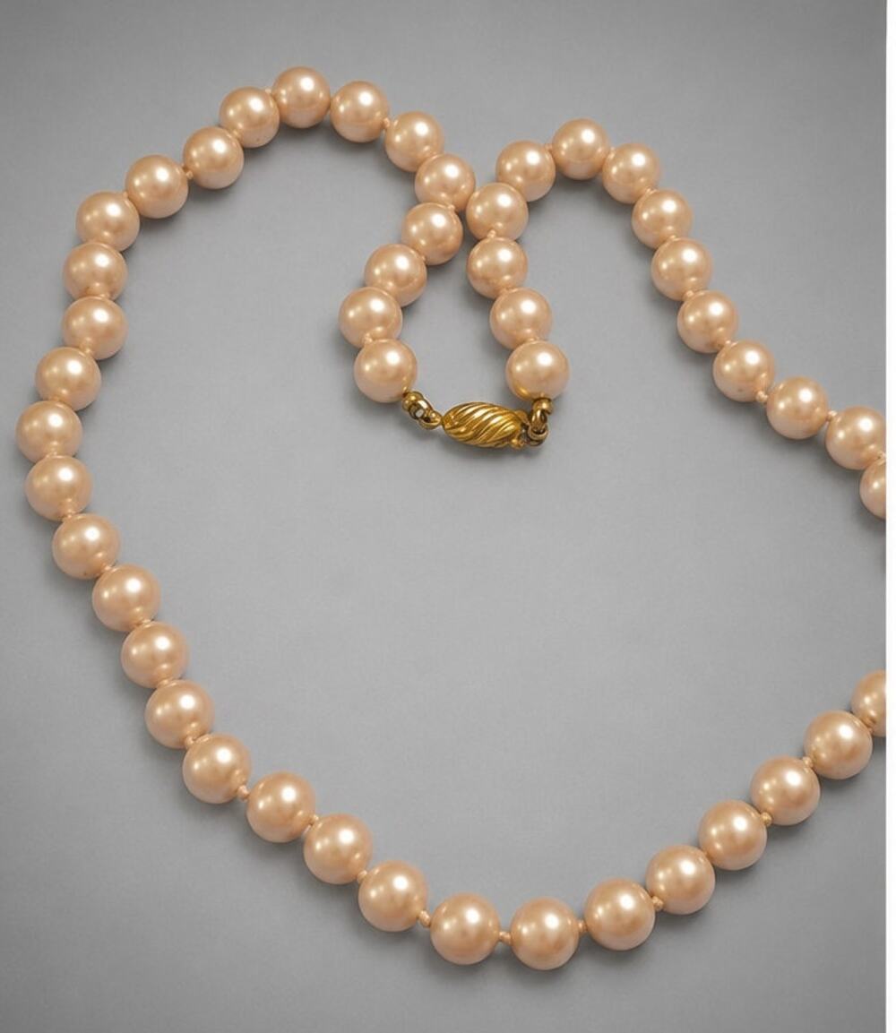 Vintage Pale Pink G Silver Glass Faux Pearl Beaded Necklace- Mid-century rd02-05
